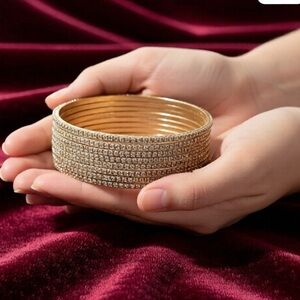 AMRITA SINGH Designer Bangle Bangle Gold Crystal 8 Piece Bracelets, Never Worn